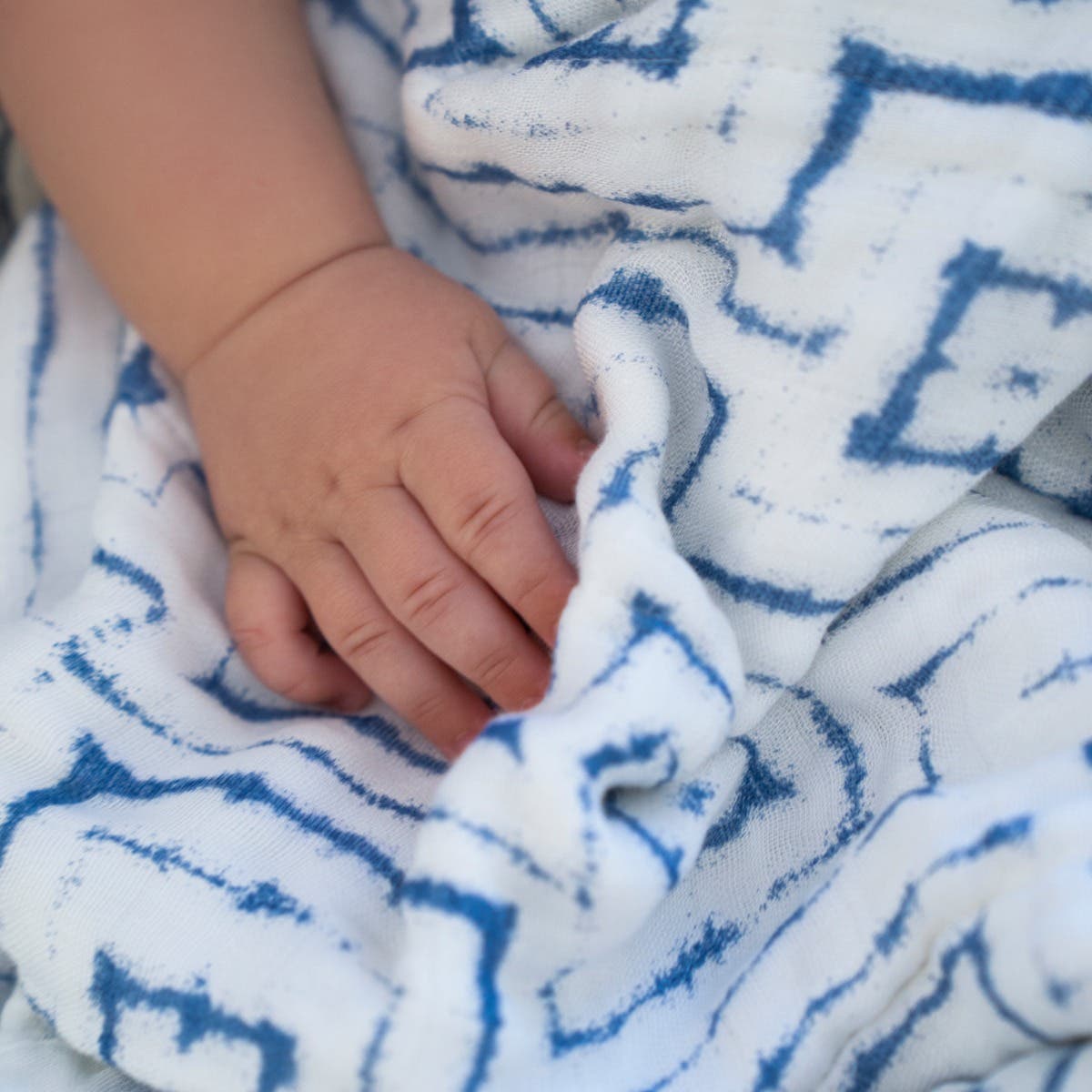 boutique silky soft swaddle blanket 3 pack - Image 3