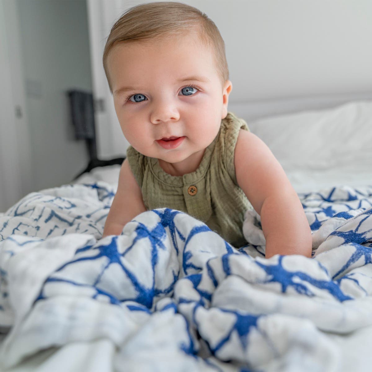 boutique silky soft swaddle blanket 3 pack - Image 2