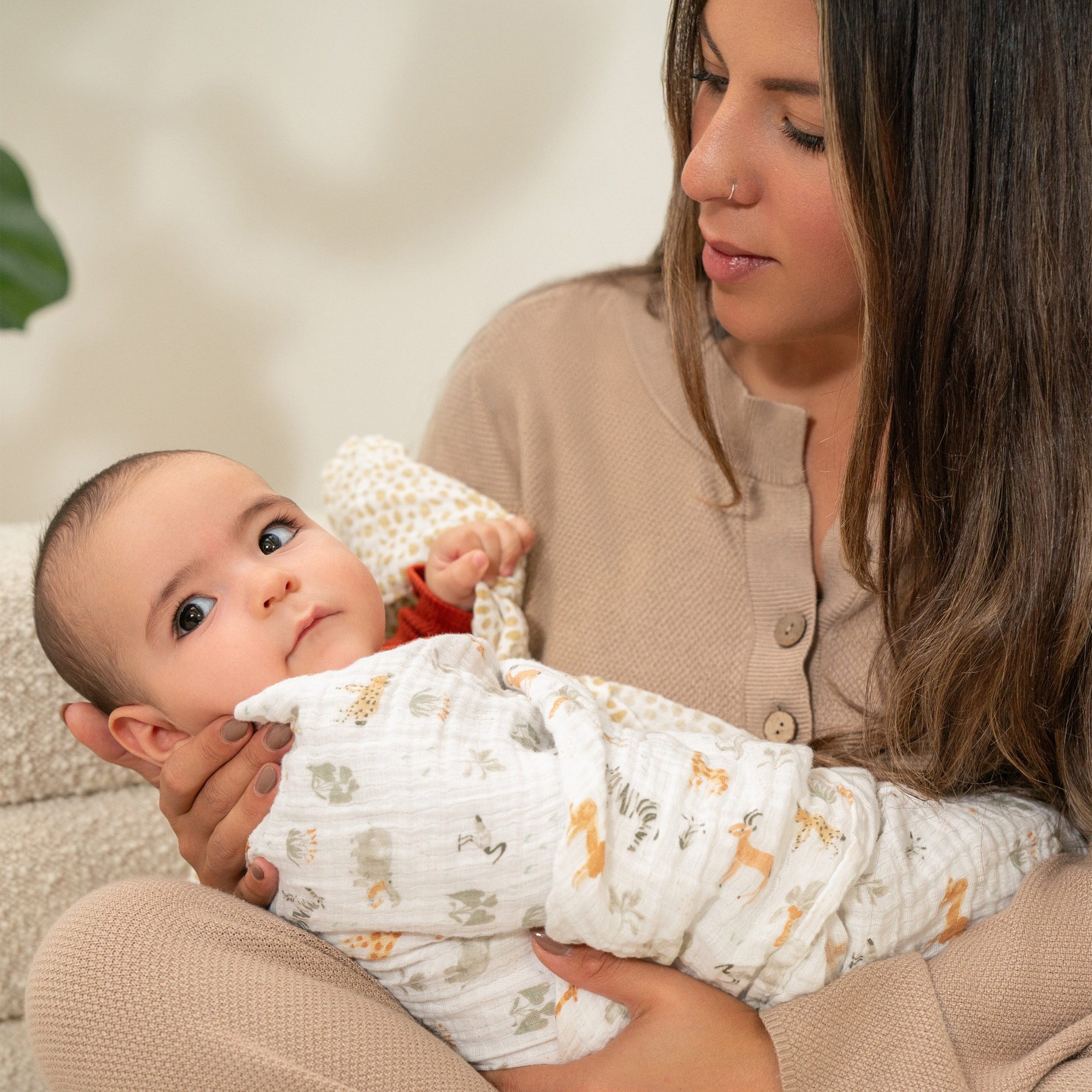 essentials cotton muslin swaddle blanket 2 pack - Image 2