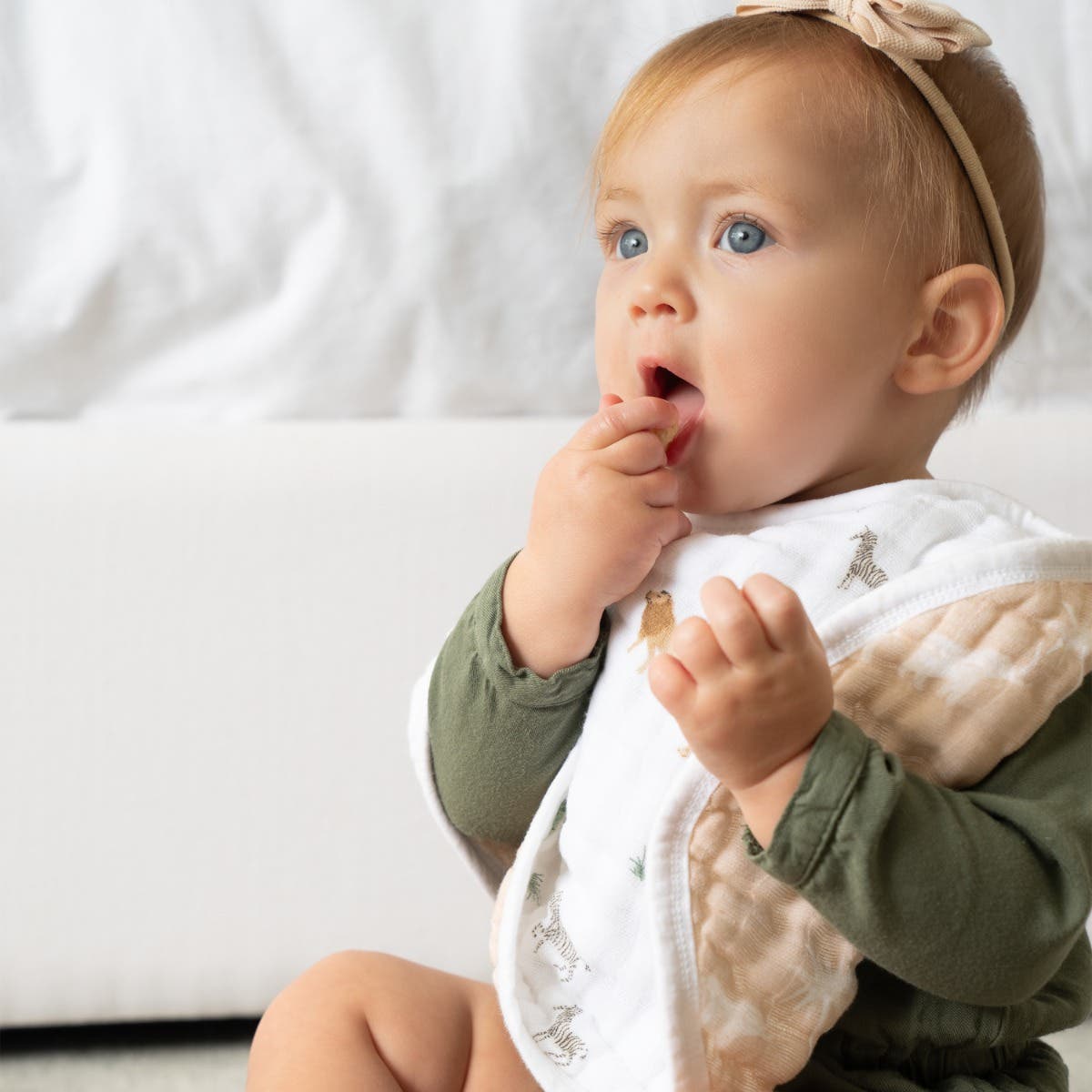 organic cotton muslin burpy bibs 2 pack - Image 2