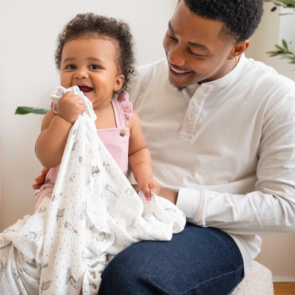 essentials silky soft swaddle blanket 2 pack - Image 2
