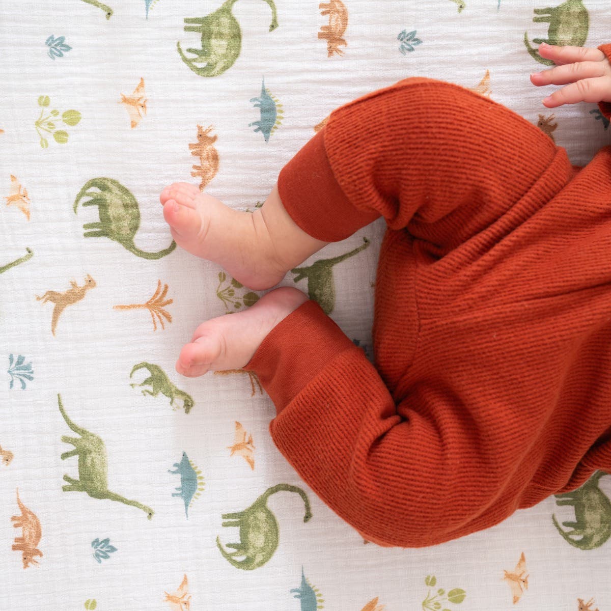 essentials cotton muslin crib sheet - Image 2